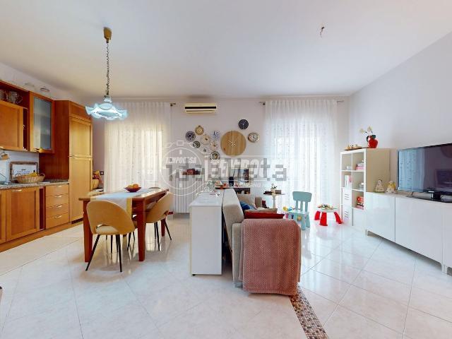 Appartamento in vendita a Puglia, Bari