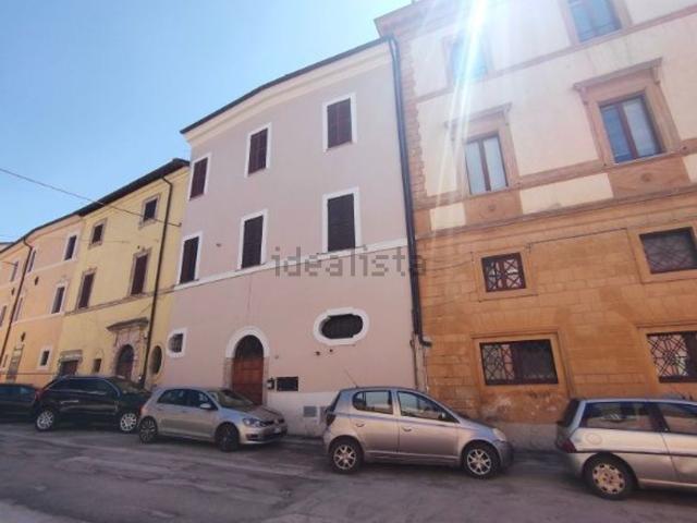 Appartamento in vendita a Piazza Tevere, Rieti