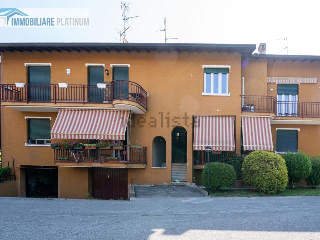Appartamento in vendita a Biassono, Lombardia