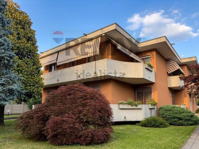 Appartamento in vendita a Magnago, Lombardia