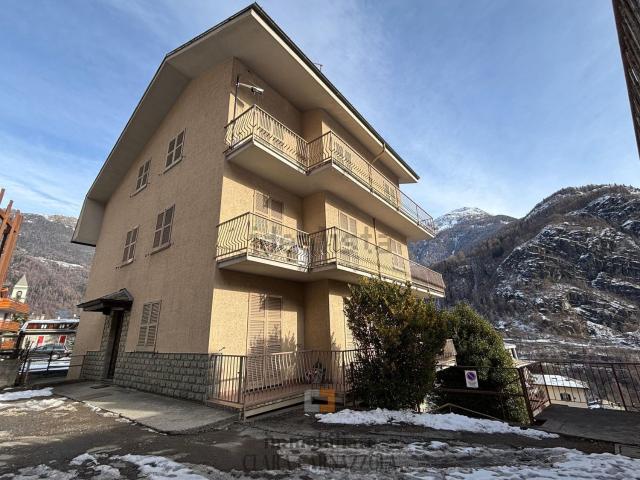 Appartamento in vendita a Chiesa In Valmalenco, Lombardia