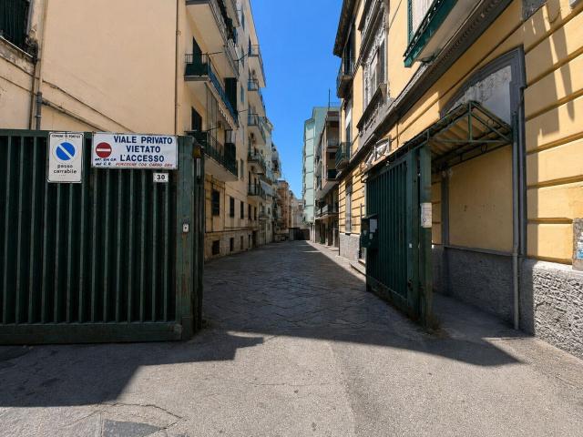 Appartamento in vendita a Portici, Campania