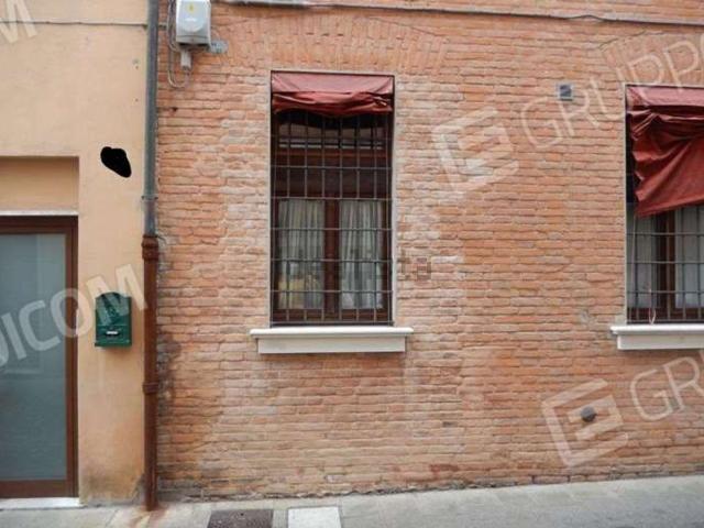 Appartamento in vendita a Centro storico, Ferrara
