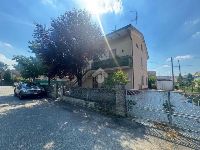 Appartamento in vendita a Terra di Mezzo, Re