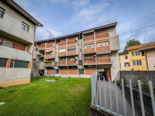 Appartamento in vendita a Alzano Lombardo, Lombardia