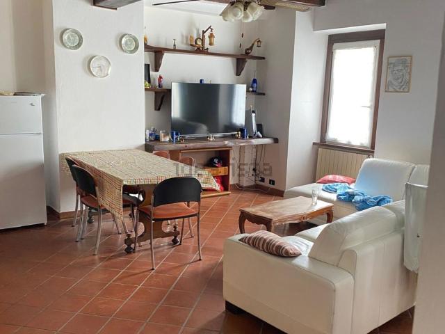 Appartamento in vendita a Valle Olona, Varese