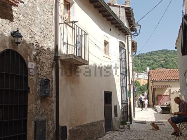 Appartamento in vendita a Barrea, Abruzzo