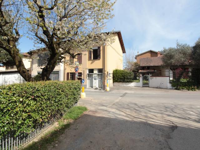 Appartamento in vendita a Aicurzio, Lombardia