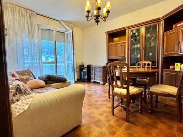 Appartamento in vendita a Borgo Val Di Taro, Reggio Emilia
