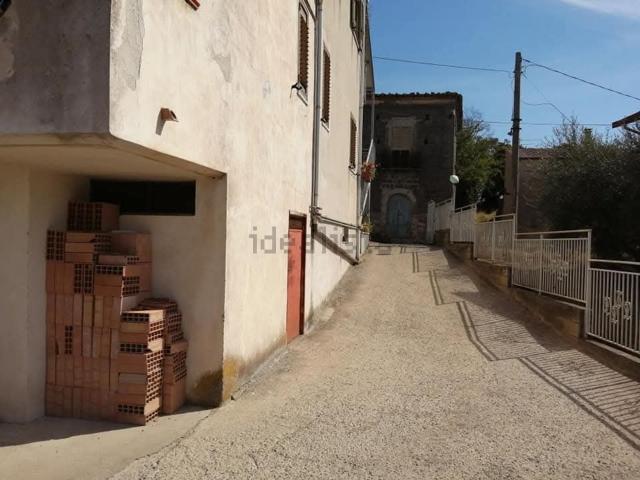 Appartamento in vendita a Ceppaloni, Campania