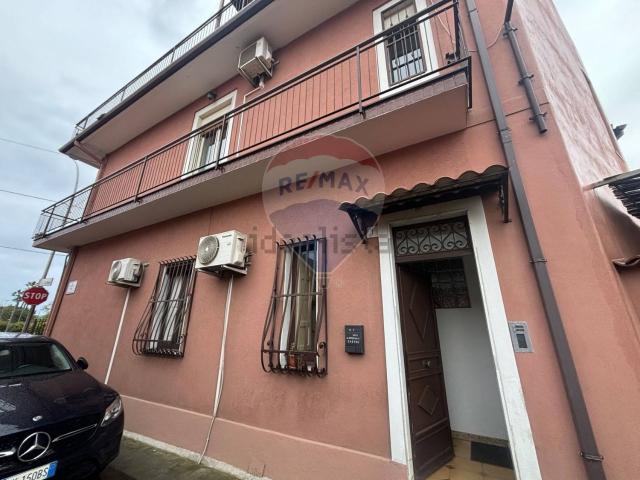 Appartamento in vendita a Aci Sant'antonio, Catania