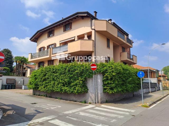 Appartamento in vendita a Bareggio, Lombardia