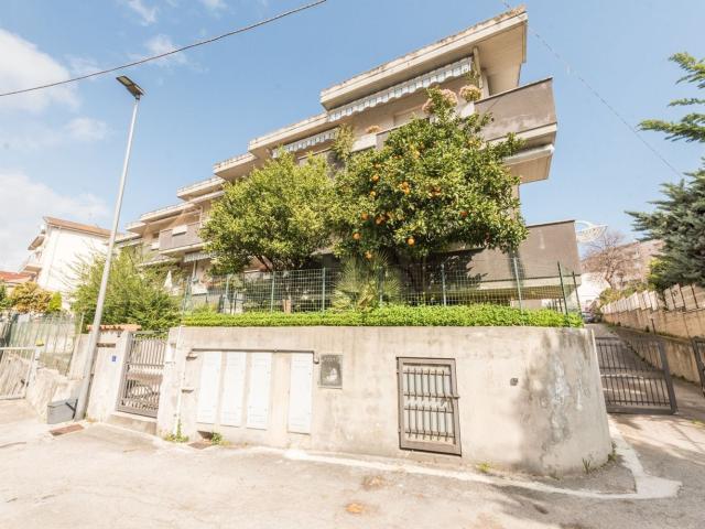 Appartamento in vendita a Pescara Colli, Pescara