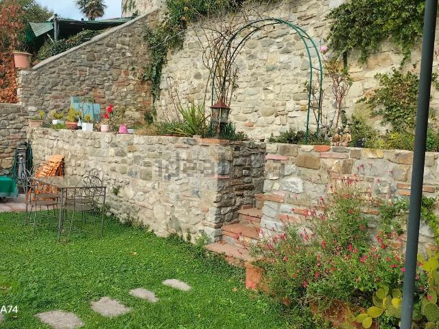 Appartamento in vendita a Bucine, Toscana
