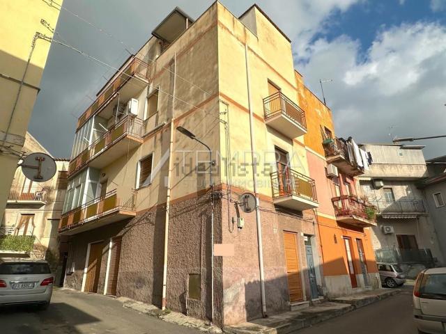 Appartamento in vendita a Adrano, Sicilia