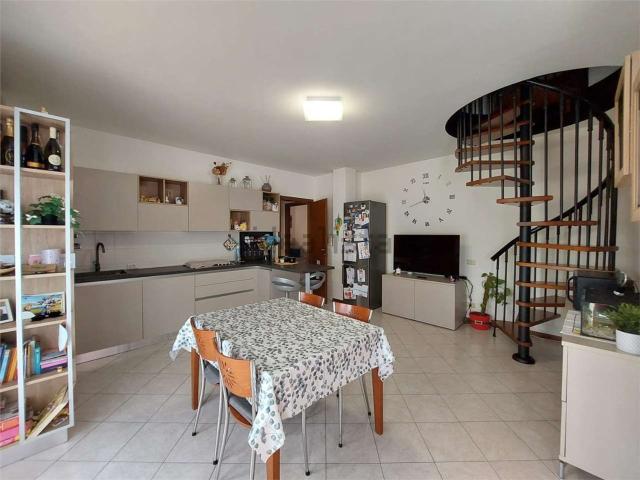Appartamento in vendita a Cascina Saresano, Mediglia