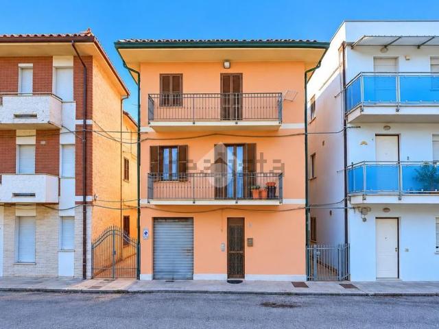 Appartamento in vendita a Faleriense, Porto Sant'Elpidio