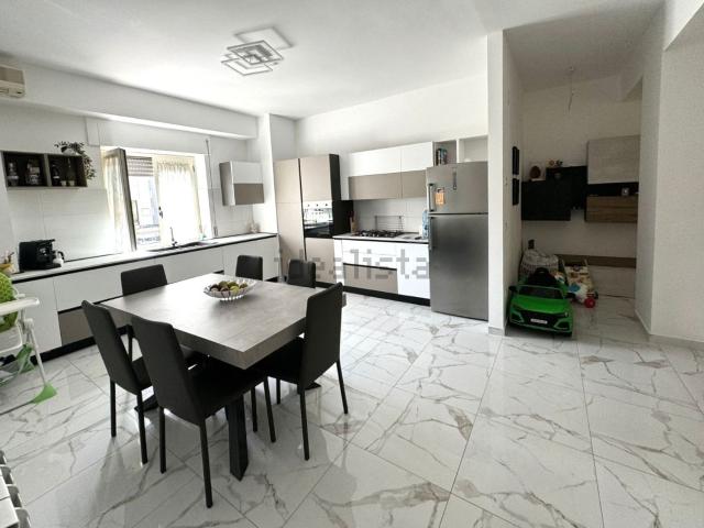 Appartamento in vendita a Quartiere Tribunale, Calabria