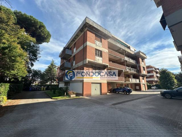 Appartamento in vendita a Marina di Massa, Marina Di Massa