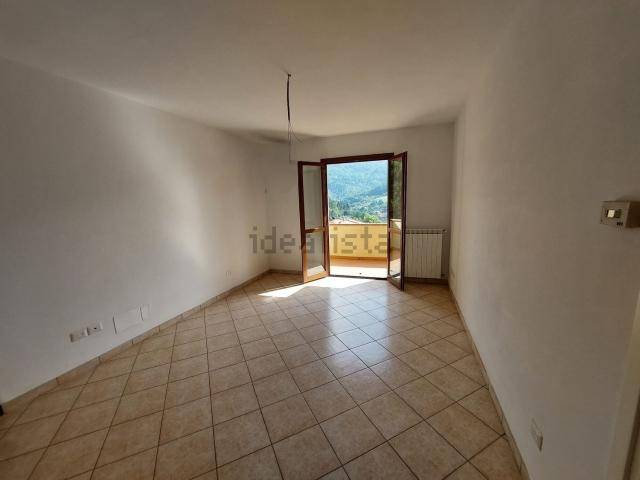 Appartamento in vendita a Mercatale, Vernio