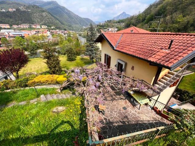 Appartamento in vendita a Comunità Montana della Valle Brembana, Zogno