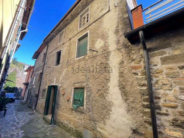 Appartamento in vendita a Villa Basilica, Toscana