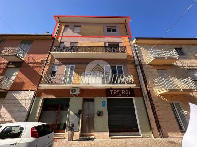 Appartamento in vendita a Centro, Marche