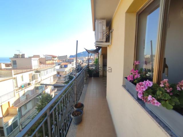 Appartamento in vendita a Santa Teresa Di Riva, Messina