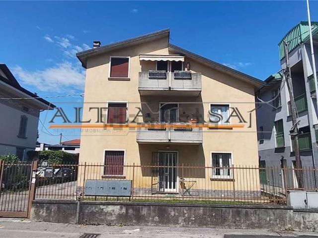 Appartamento in vendita a Curno, Lombardia