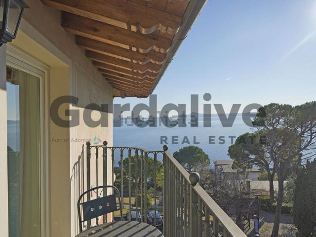 Attico in vendita a Comunità Montana Parco Alto Garda bresciano, Gardone Riviera
