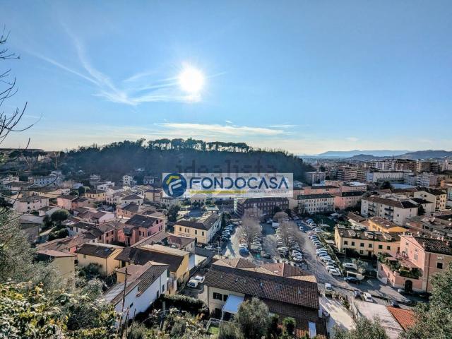Appartamento in vendita a San Carlo, Marina Di Massa