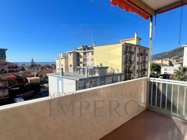 Appartamento in vendita a Vallecrosia, Liguria