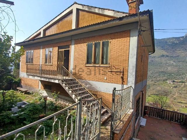 Appartamento in vendita a Vallecorsa, Lazio