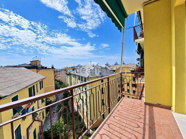 Appartamento in vendita a Pra', Genova