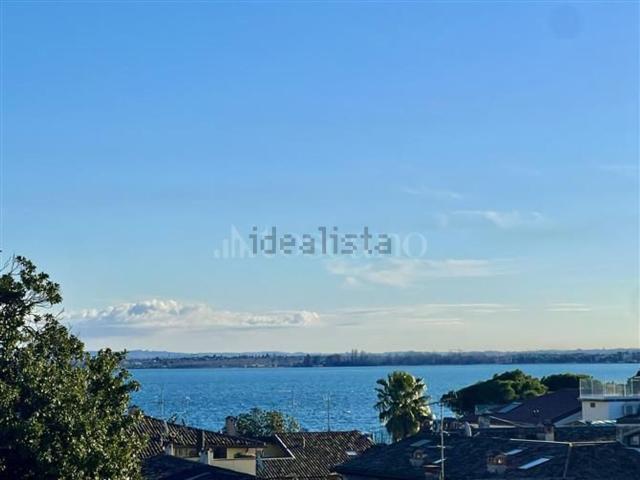 Appartamento in vendita a Desenzano Del Garda, Lombardia