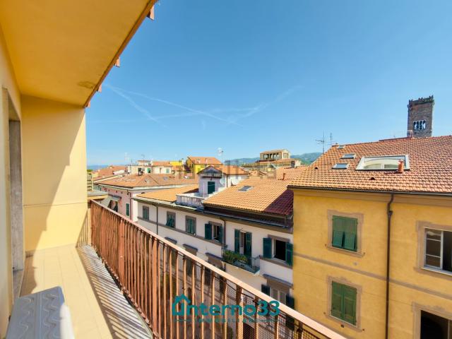 Appartamento in vendita a Sarzana, Liguria