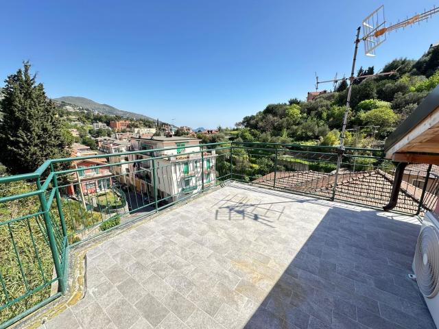Attico in vendita a Alassio, Liguria