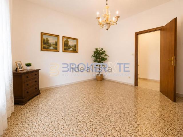 Appartamento in vendita a Turano, Marina Di Massa