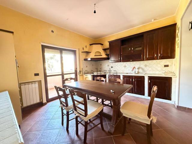 Appartamento in vendita a Calabria, Reggio Calabria