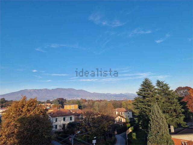 Appartamento in vendita a Biandronno, Lombardia
