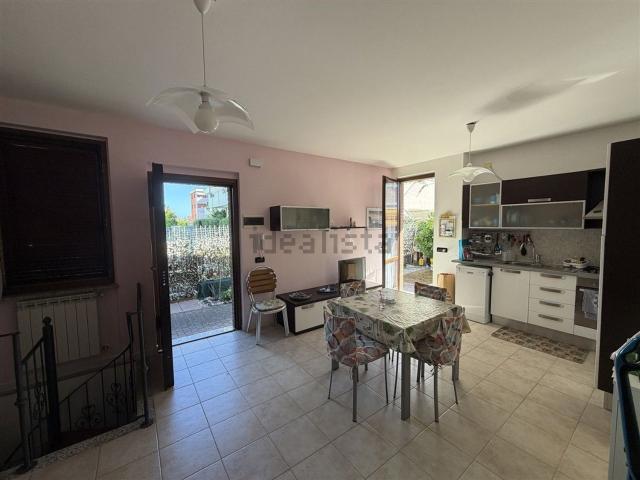 Appartamento in vendita a Marina di Massa, Marina Di Massa