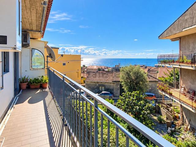 Appartamento in vendita a Ficarazzi, Aci Castello