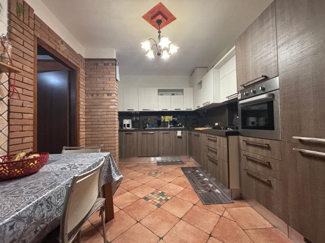 Appartamento in vendita a Landriano, Lombardia