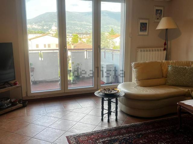 Appartamento in vendita a Assisi, Umbria