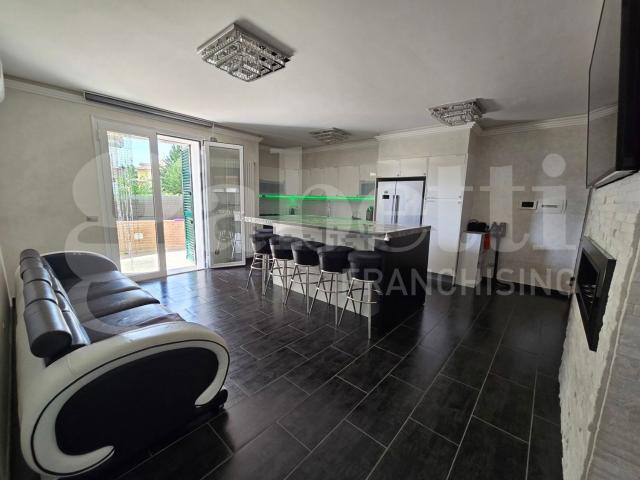 Appartamento in vendita a Mosciano Sant'Angelo, Teramo