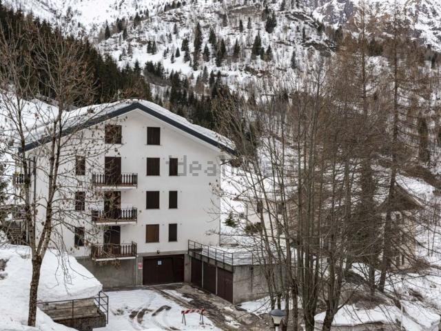 Appartamento in vendita a Valbondione, Lombardia