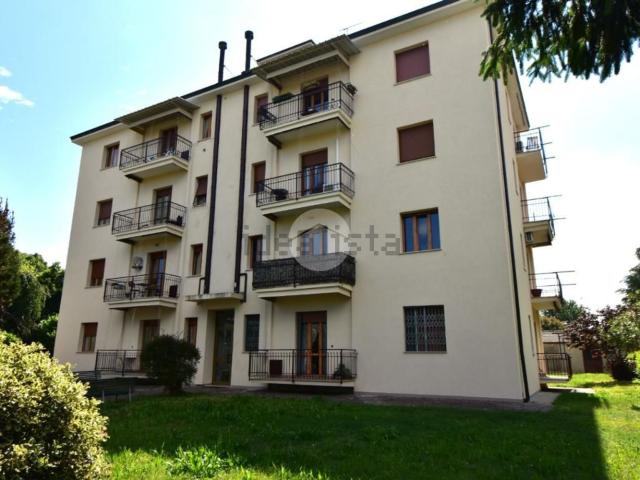 Appartamento in vendita a Vimercate, Lombardia
