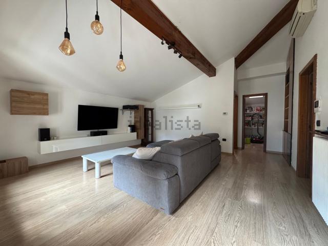 Appartamento in vendita a Gavazzo Vecchio, Riva