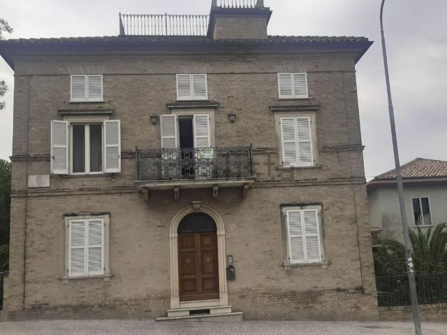 Appartamento in vendita a Tirassegno, Marche