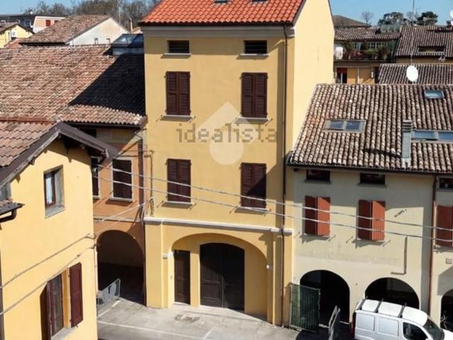 Appartamento in vendita a Terra di Mezzo, Re